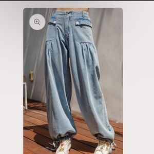 Light Blue balloon Jeans size large